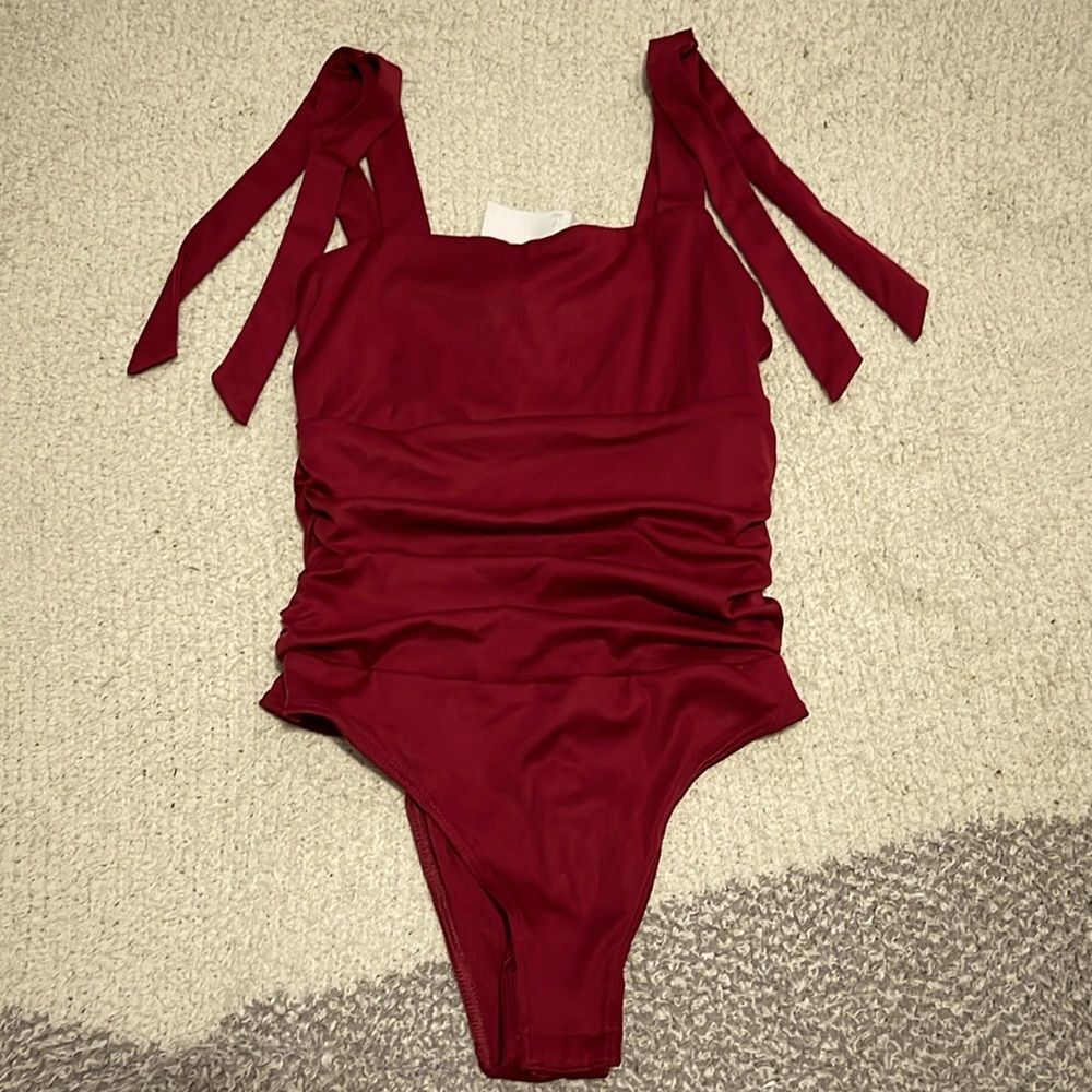 NWT- Kit + Sky - M